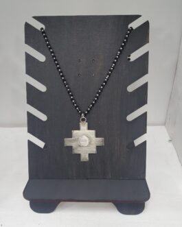 Colgante greca de alpaca con punto central de plata