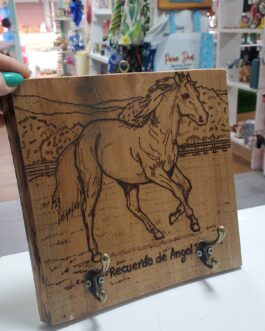Colgador llaves caballo recuerdo de Angol