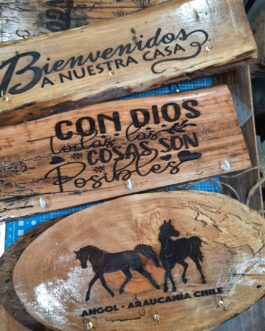 COLGADORES LLAVES MADERA